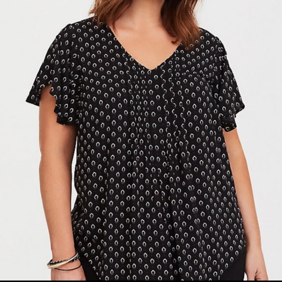 torrid Tops - NWT Torrid 2x flutter sleeve blouse